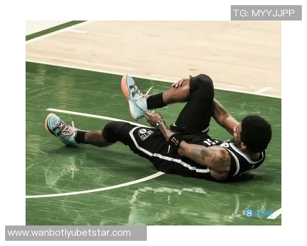 马刺队哈珀脚踝受伤佩戴保护靴拄拐杖离开球馆希望早日康复